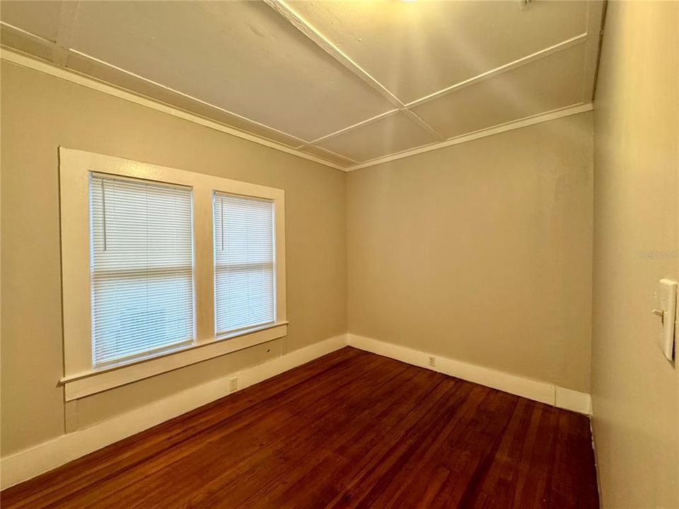 出租: $1,595 (3 贝兹, 1 浴室, 1546 平方英尺)