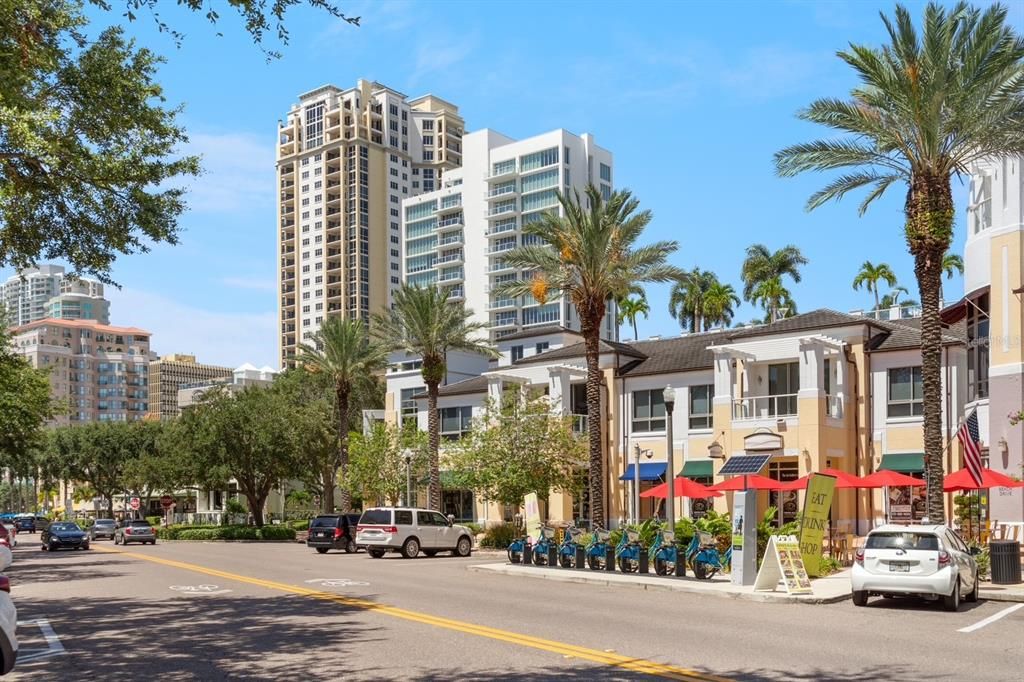 For Rent: $2,800 (2 beds, 1 baths, 1000 Square Feet)