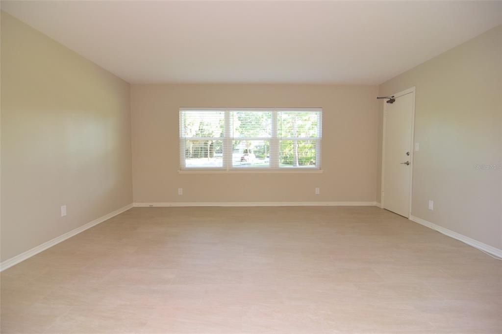 For Rent: $2,800 (2 beds, 1 baths, 1000 Square Feet)