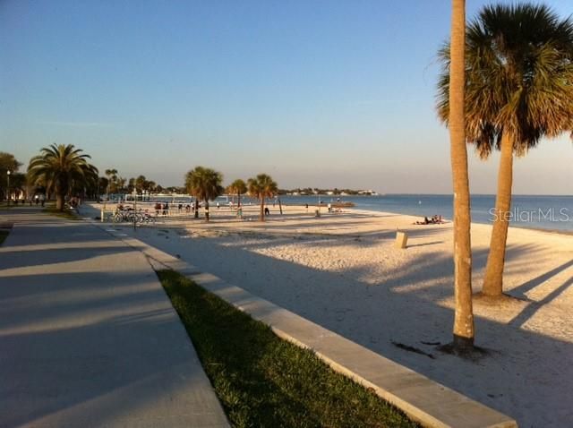 For Rent: $2,800 (2 beds, 1 baths, 1000 Square Feet)