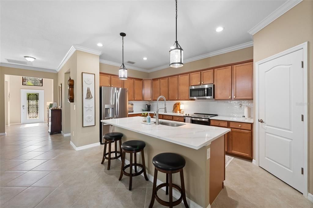 待售: $584,900 (3 贝兹, 3 浴室, 2006 平方英尺)