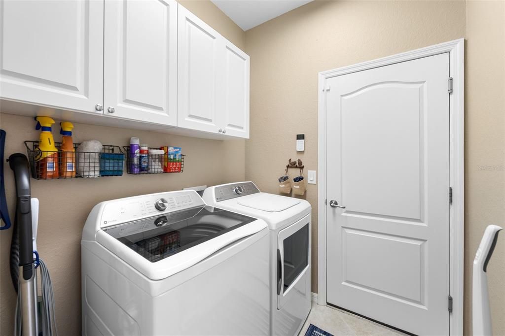 待售: $584,900 (3 贝兹, 3 浴室, 2006 平方英尺)