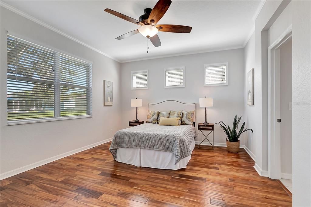 For Sale: $255,000 (2 beds, 2 baths, 1215 Square Feet)