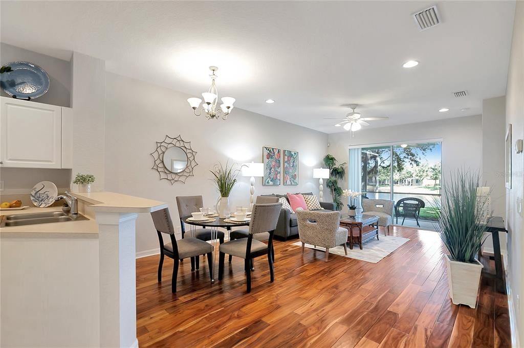 For Sale: $255,000 (2 beds, 2 baths, 1215 Square Feet)