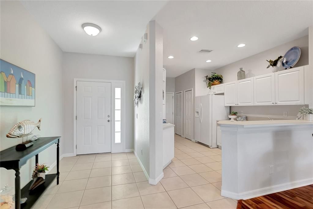 For Sale: $255,000 (2 beds, 2 baths, 1215 Square Feet)