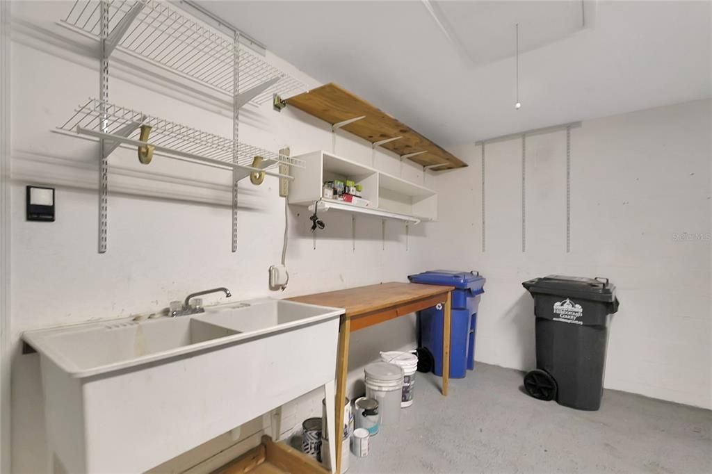 For Sale: $255,000 (2 beds, 2 baths, 1215 Square Feet)