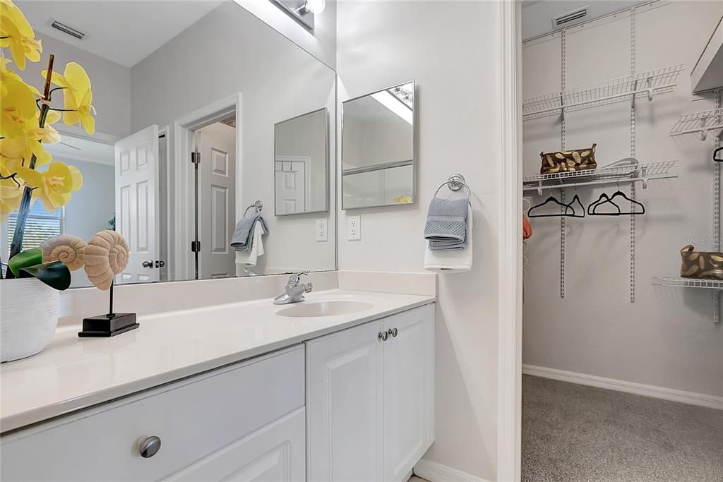 For Sale: $255,000 (2 beds, 2 baths, 1215 Square Feet)