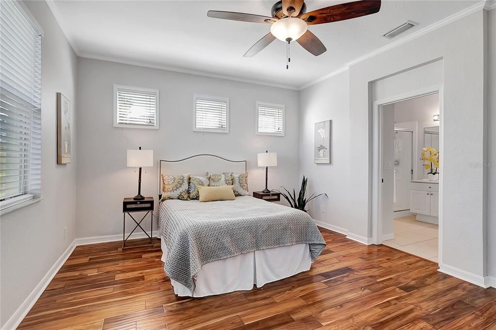 For Sale: $255,000 (2 beds, 2 baths, 1215 Square Feet)