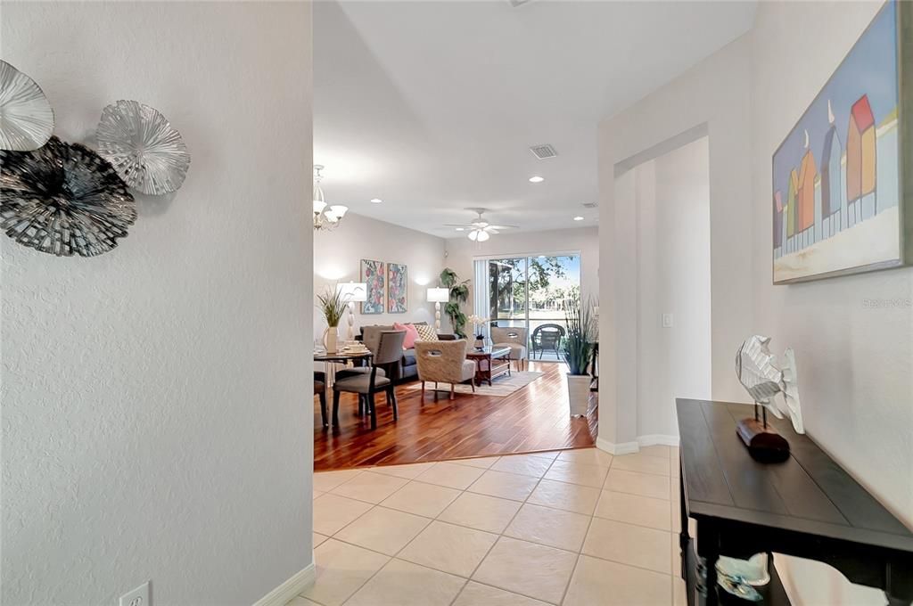 For Sale: $255,000 (2 beds, 2 baths, 1215 Square Feet)