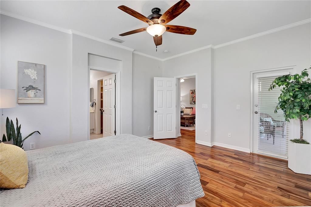 For Sale: $255,000 (2 beds, 2 baths, 1215 Square Feet)