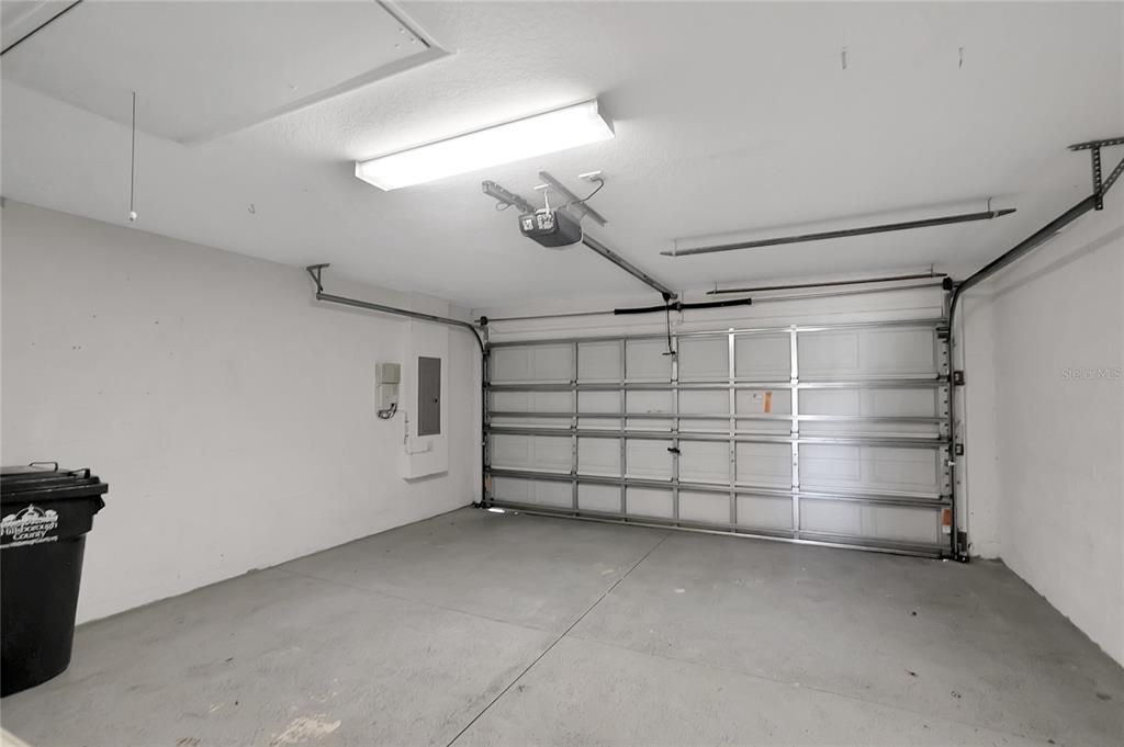 For Sale: $255,000 (2 beds, 2 baths, 1215 Square Feet)