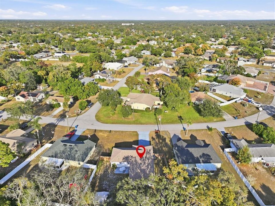 На продажу: $300,000 (4 спален, 2 ванн, 1746 Квадратных фут)