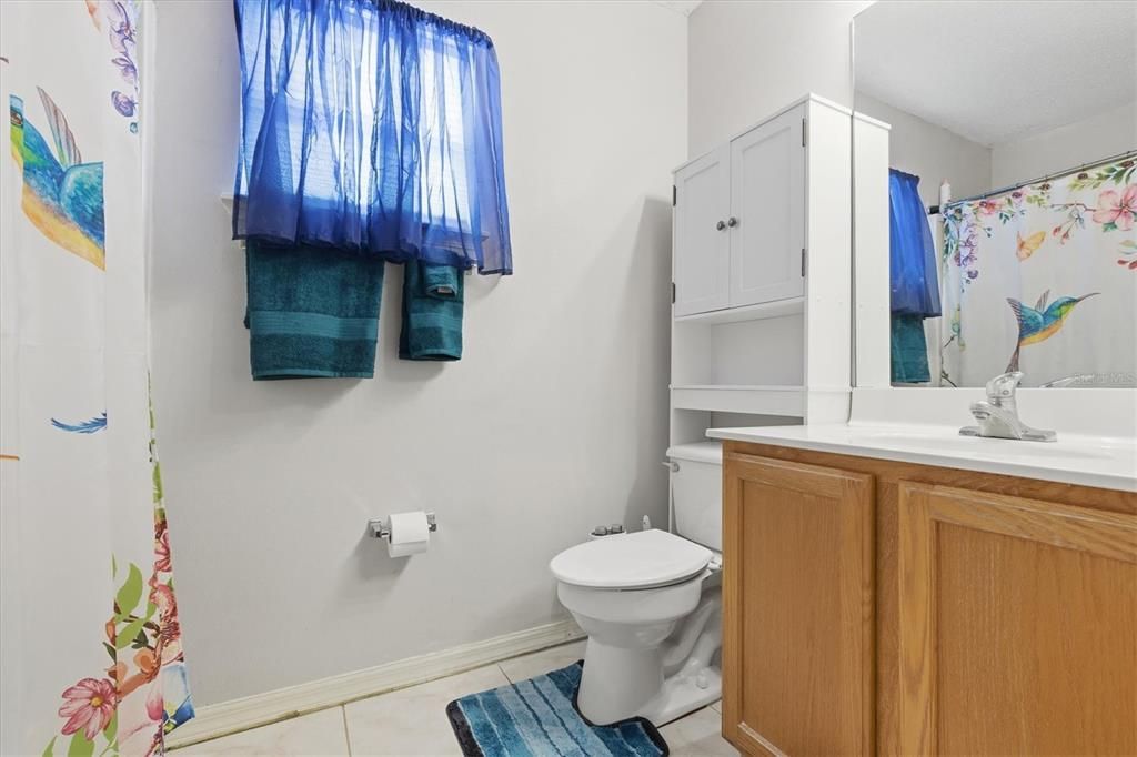 На продажу: $300,000 (4 спален, 2 ванн, 1746 Квадратных фут)