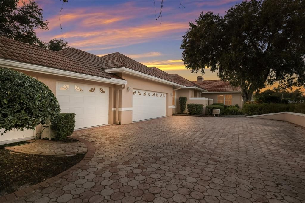 For Sale: $1,825,000 (4 beds, 3 baths, 4095 Square Feet)