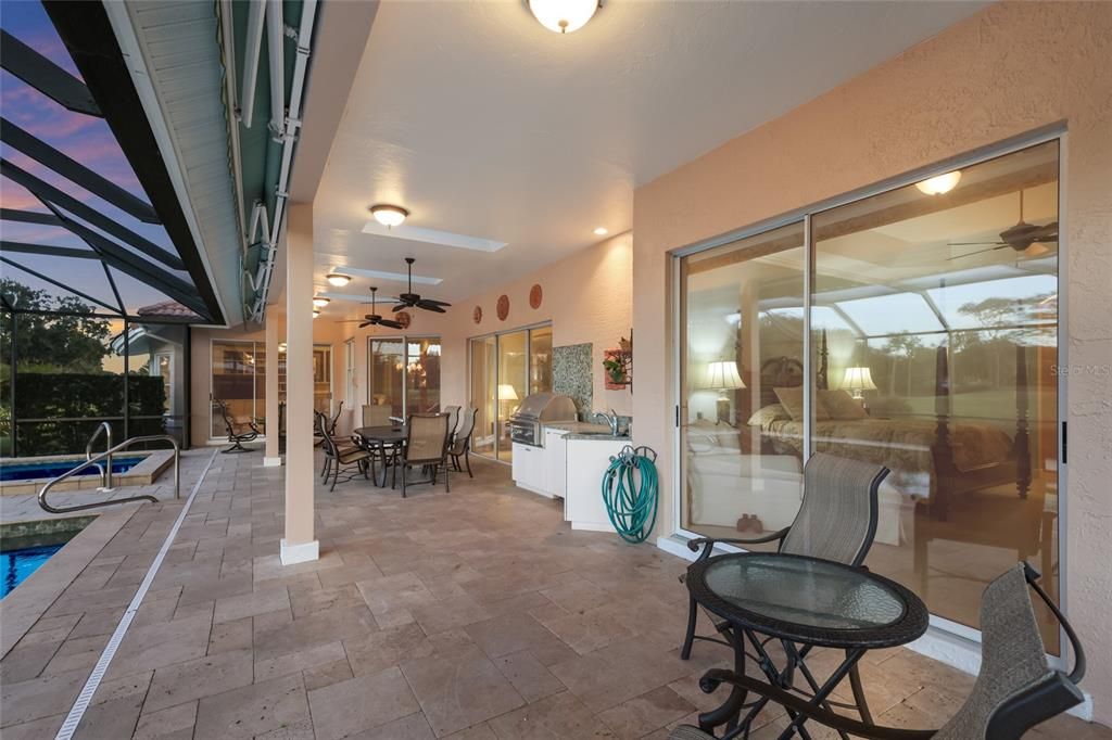 For Sale: $1,825,000 (4 beds, 3 baths, 4095 Square Feet)