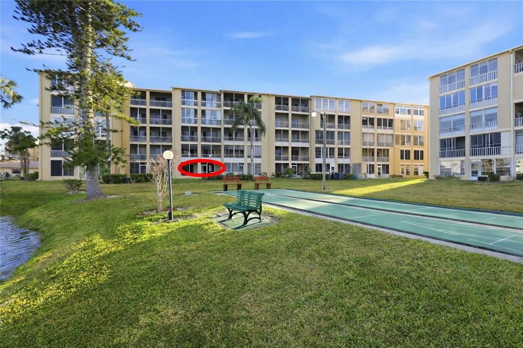 Под контрактом: $59,900 (2 спален, 1 ванн, 912 Квадратных фут)