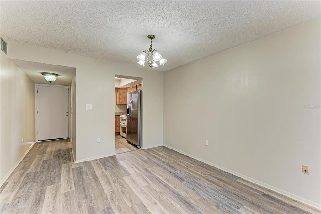 En Venta: $114,900 (2 camas, 1 baños, 912 Pies cuadrados)