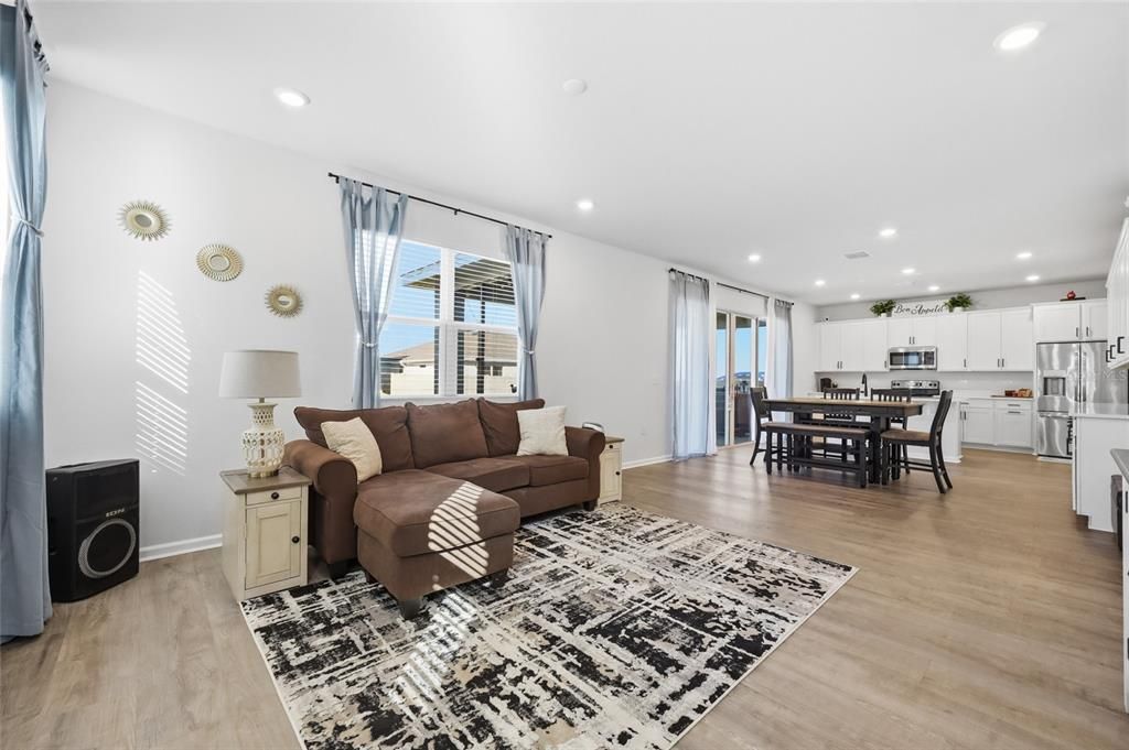 For Rent: $3,300 (5 beds, 3 baths, 3106 Square Feet)