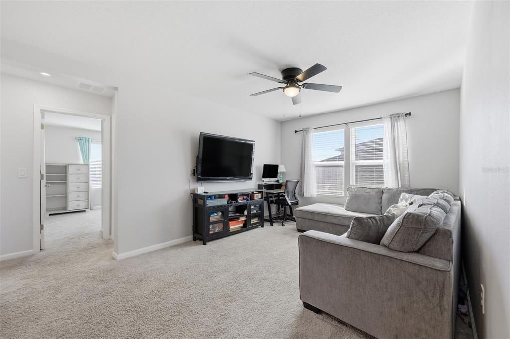 For Rent: $3,300 (5 beds, 3 baths, 3106 Square Feet)