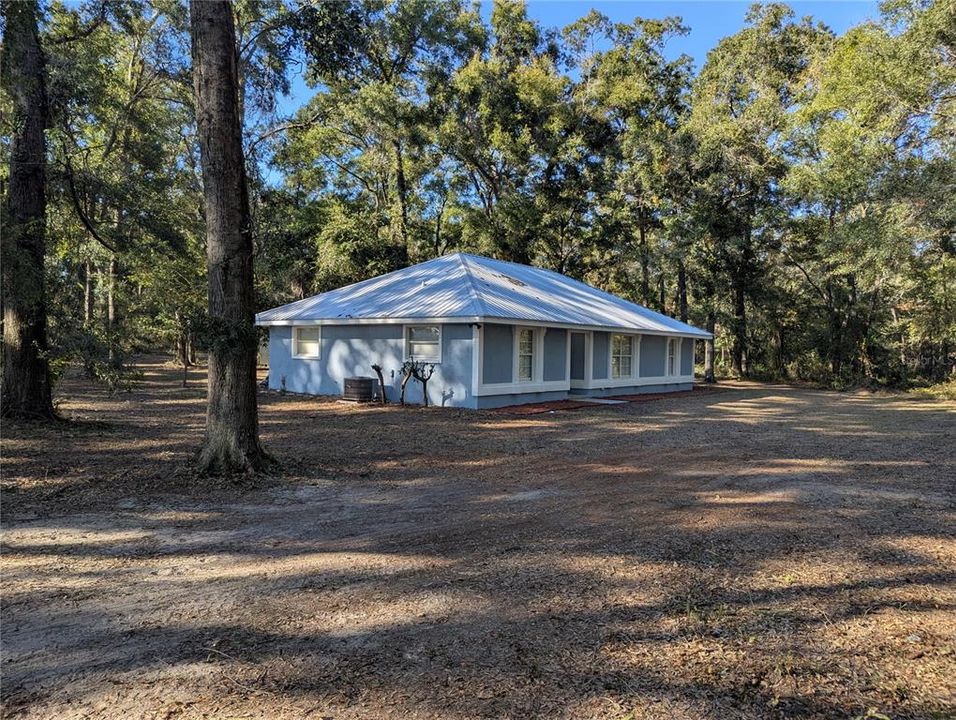 For Sale: $375,000 (3 beds, 2 baths, 1600 Square Feet)