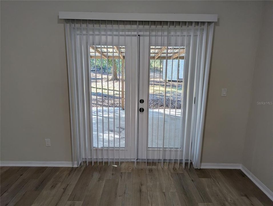 For Sale: $375,000 (3 beds, 2 baths, 1600 Square Feet)