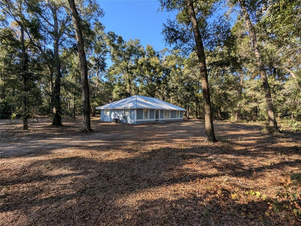 For Sale: $375,000 (3 beds, 2 baths, 1600 Square Feet)