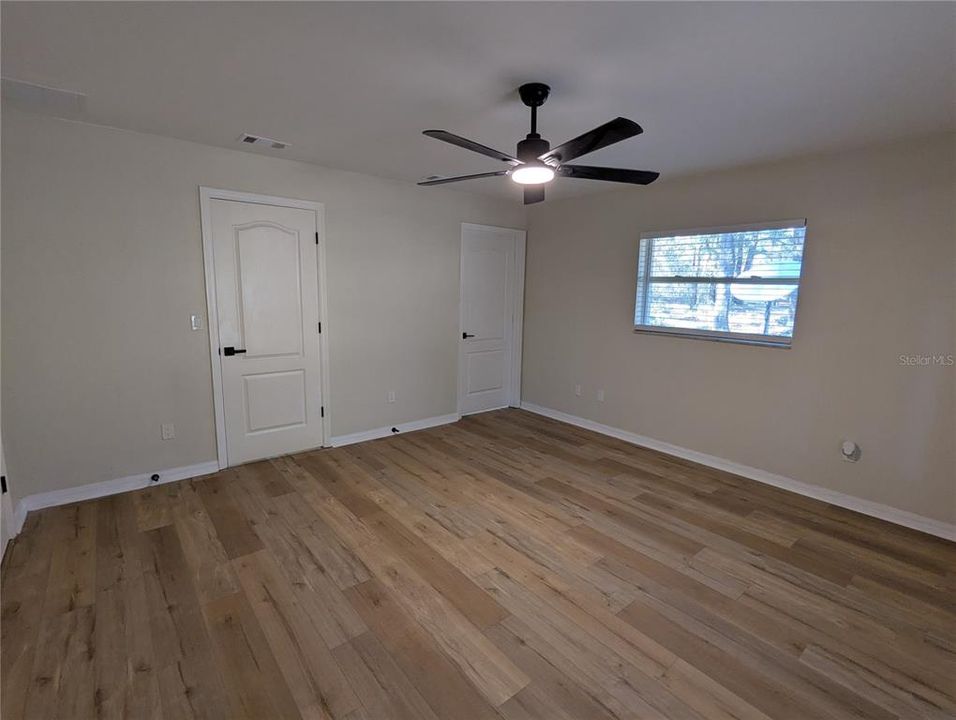 For Sale: $375,000 (3 beds, 2 baths, 1600 Square Feet)