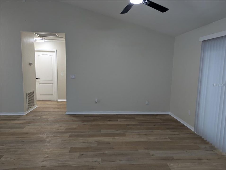 For Sale: $375,000 (3 beds, 2 baths, 1600 Square Feet)