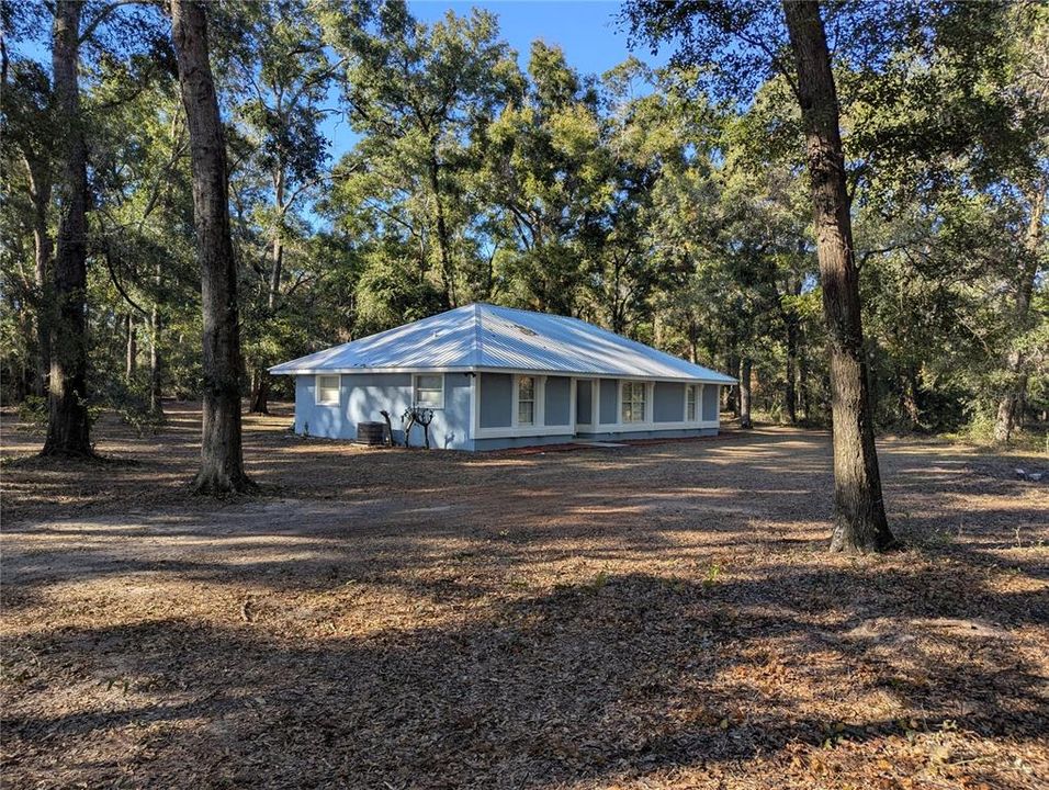 For Sale: $375,000 (3 beds, 2 baths, 1600 Square Feet)