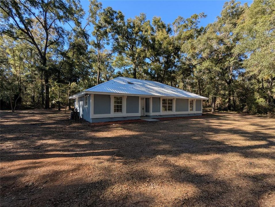 For Sale: $375,000 (3 beds, 2 baths, 1600 Square Feet)