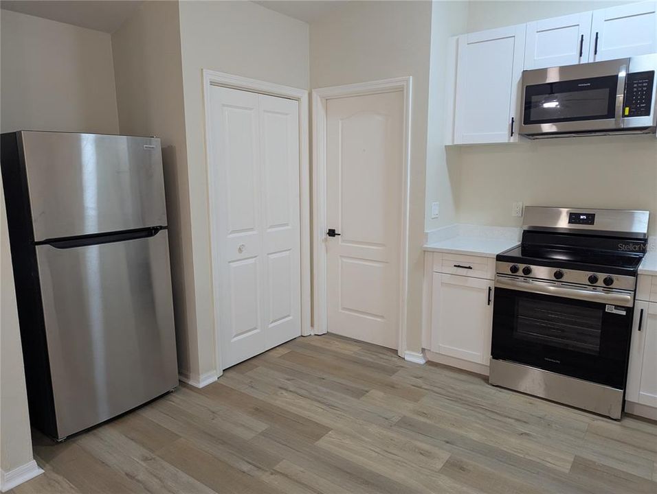 For Sale: $375,000 (3 beds, 2 baths, 1600 Square Feet)