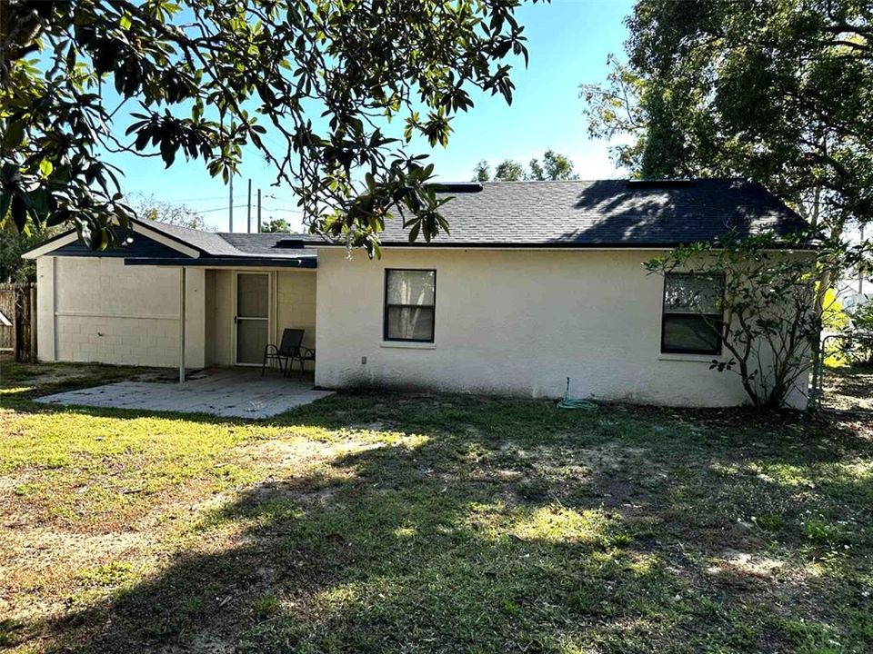 For Sale: $250,000 (3 beds, 2 baths, 1116 Square Feet)