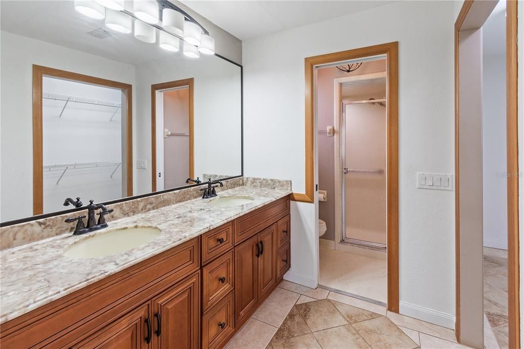 待售: $335,000 (3 贝兹, 2 浴室, 2140 平方英尺)