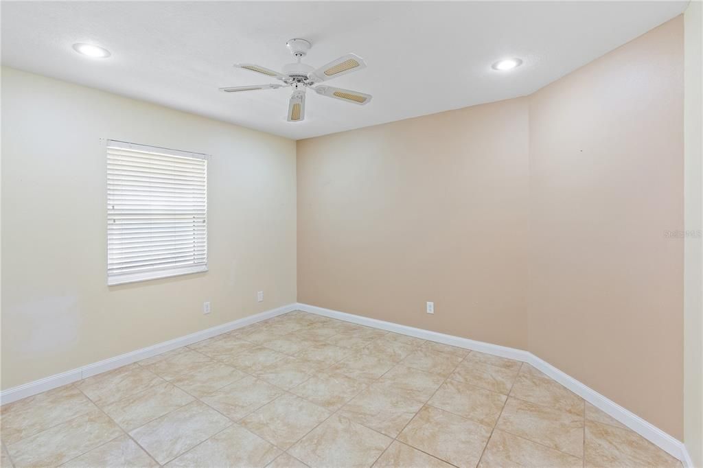 待售: $335,000 (3 贝兹, 2 浴室, 2140 平方英尺)