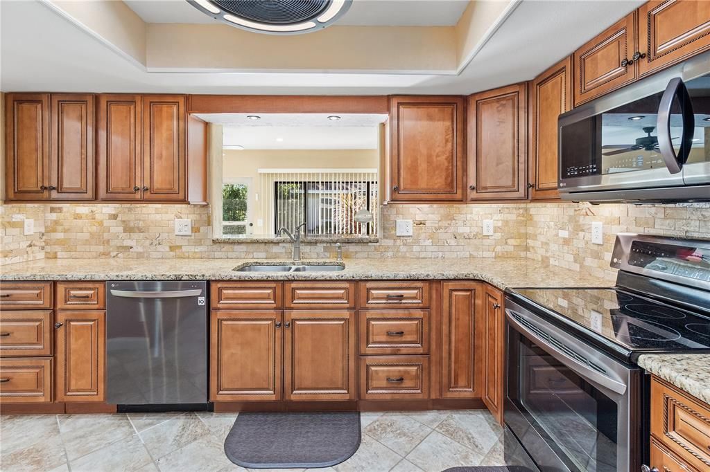 待售: $335,000 (3 贝兹, 2 浴室, 2140 平方英尺)