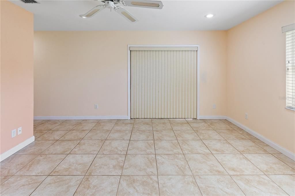 待售: $335,000 (3 贝兹, 2 浴室, 2140 平方英尺)