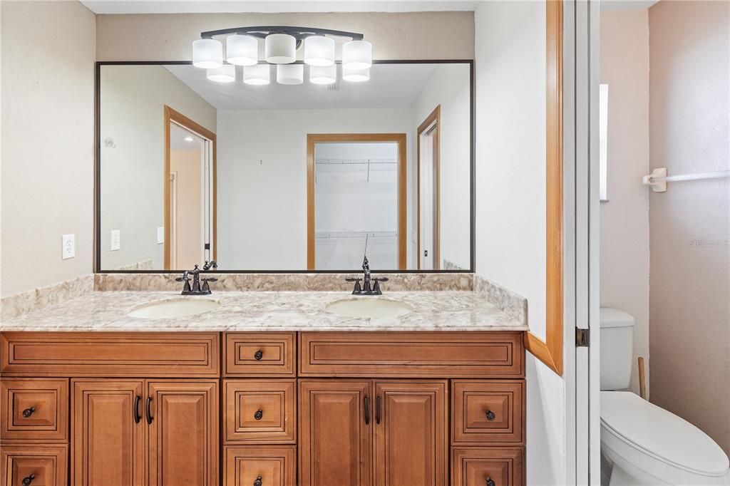 待售: $335,000 (3 贝兹, 2 浴室, 2140 平方英尺)