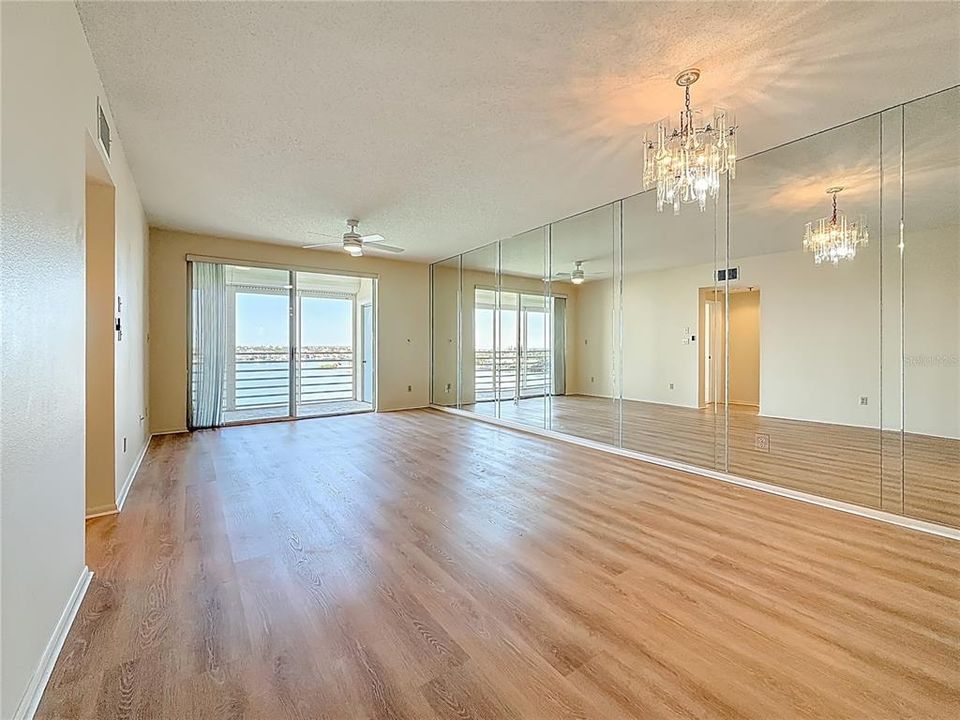 На продажу: $469,900 (2 спален, 2 ванн, 1145 Квадратных фут)