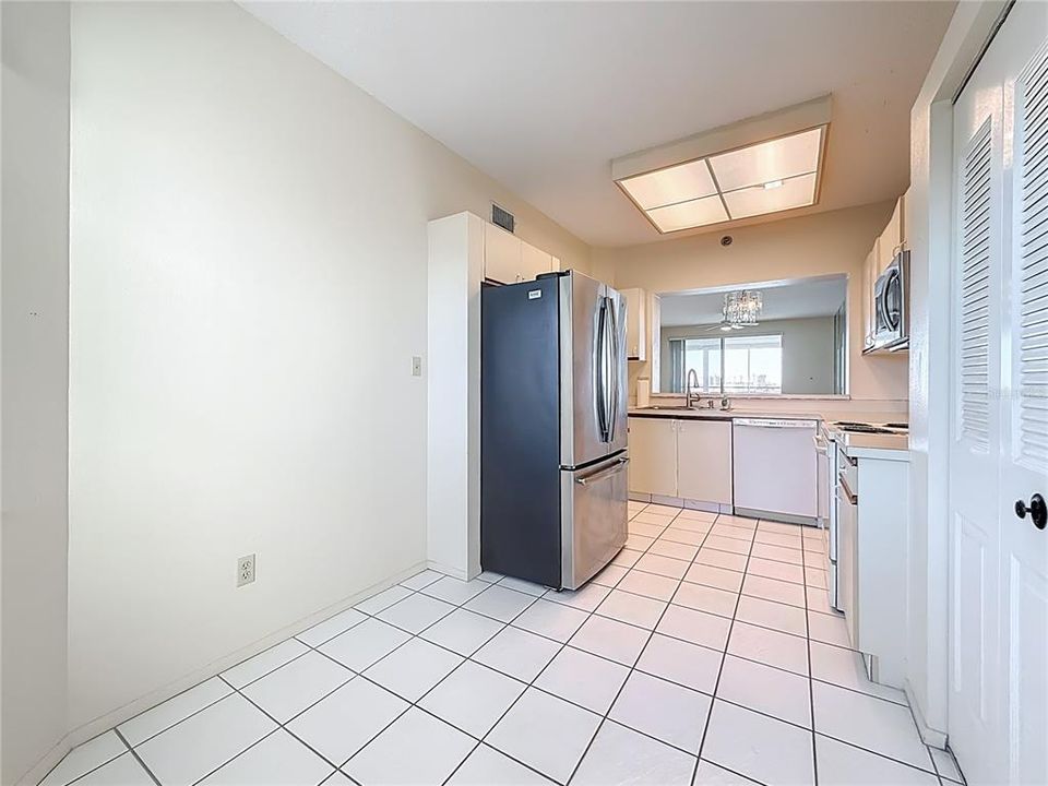 На продажу: $469,900 (2 спален, 2 ванн, 1145 Квадратных фут)