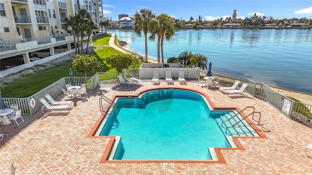 На продажу: $469,900 (2 спален, 2 ванн, 1145 Квадратных фут)