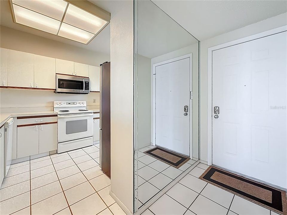 На продажу: $469,900 (2 спален, 2 ванн, 1145 Квадратных фут)