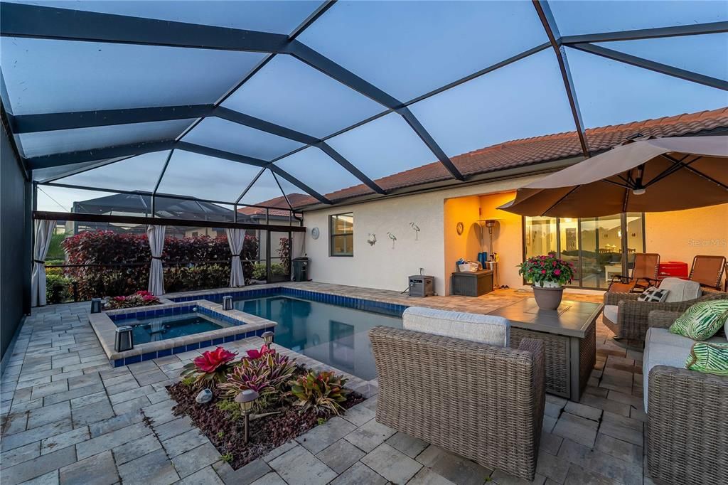 For Sale: $699,000 (3 beds, 3 baths, 1855 Square Feet)