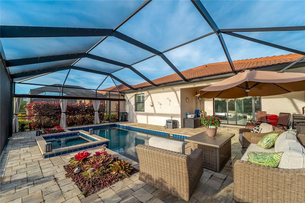 For Sale: $699,000 (3 beds, 3 baths, 1855 Square Feet)