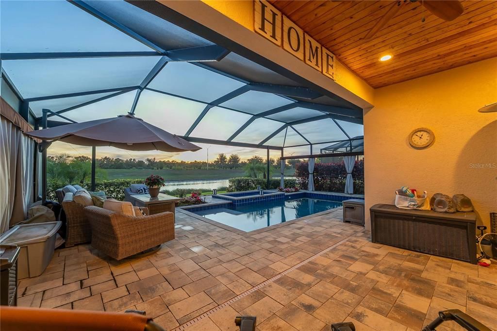 For Sale: $699,000 (3 beds, 3 baths, 1855 Square Feet)