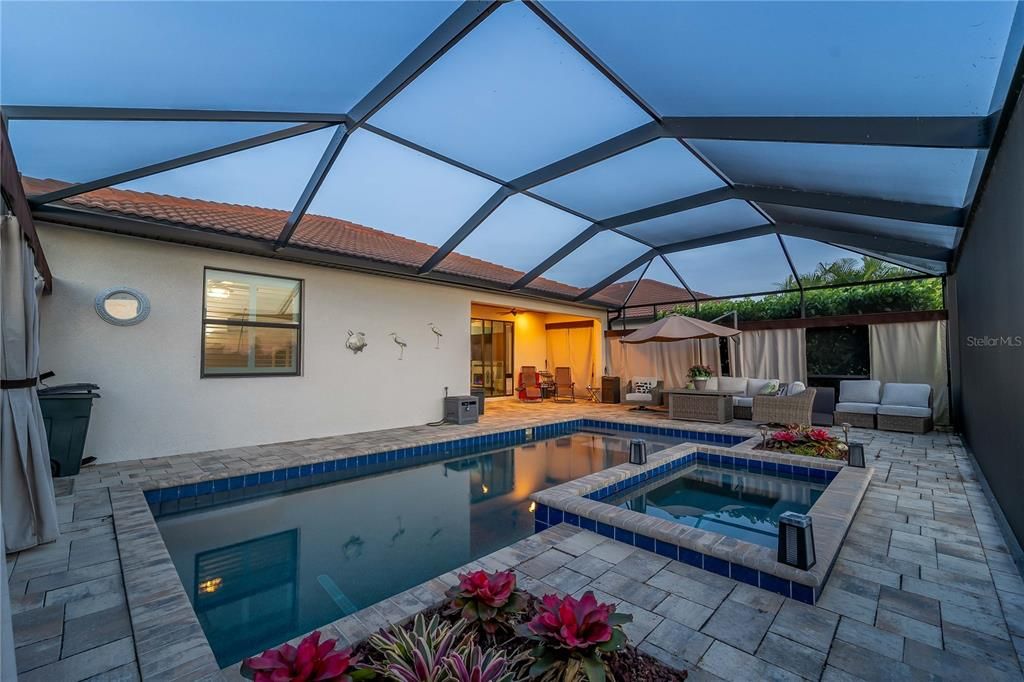 For Sale: $699,000 (3 beds, 3 baths, 1855 Square Feet)