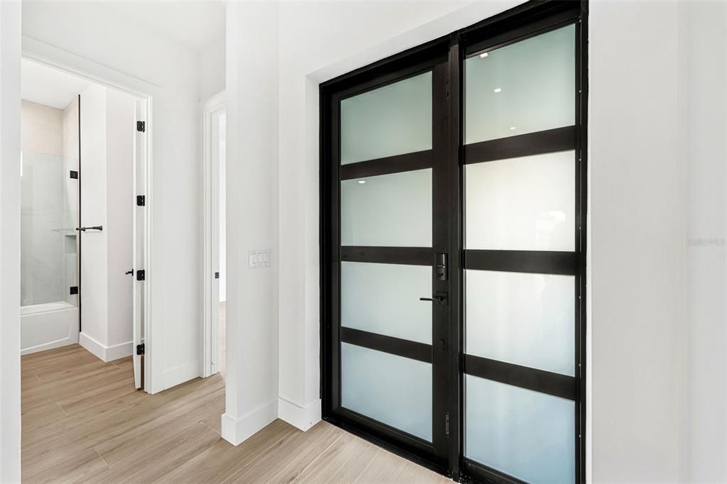 For Sale: $500,000 (3 beds, 2 baths, 1740 Square Feet)