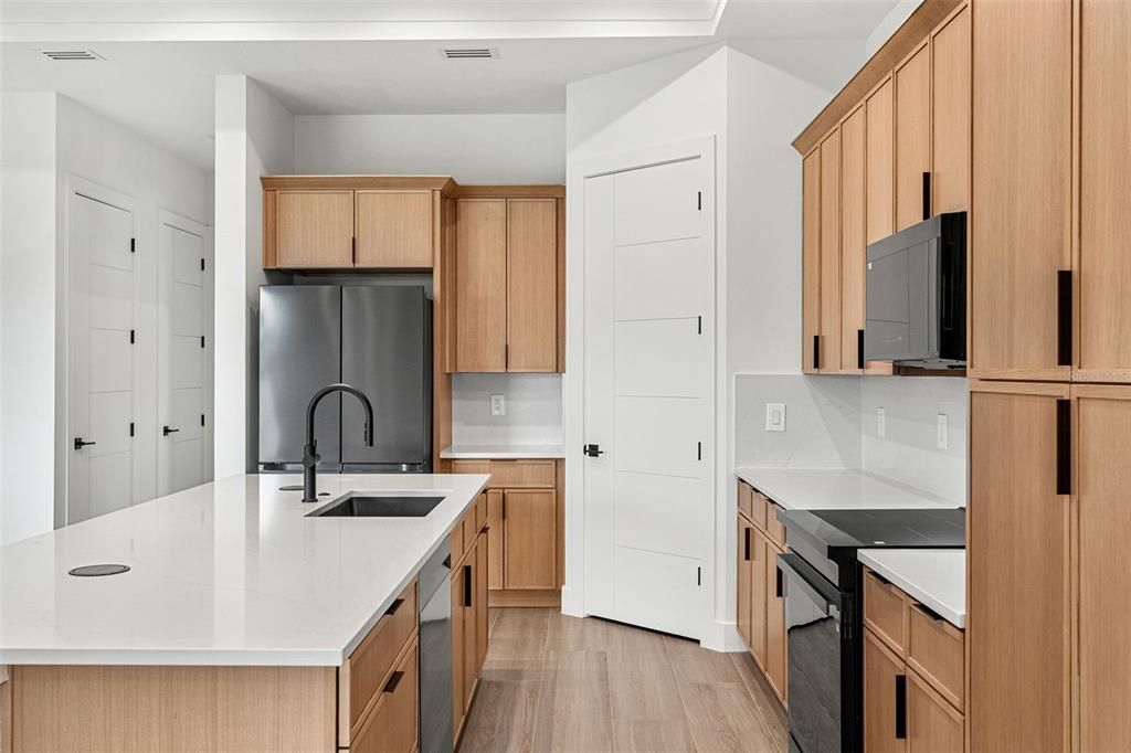 For Sale: $500,000 (3 beds, 2 baths, 1740 Square Feet)