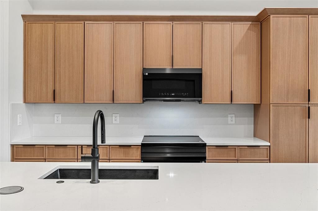 For Sale: $500,000 (3 beds, 2 baths, 1740 Square Feet)