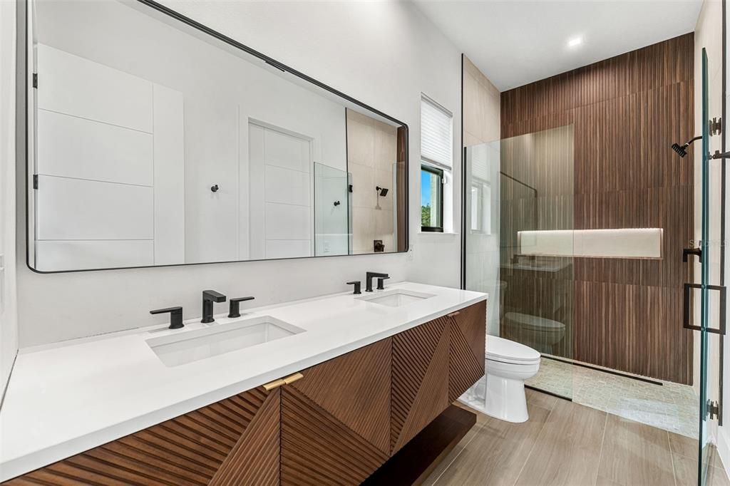 For Sale: $500,000 (3 beds, 2 baths, 1740 Square Feet)