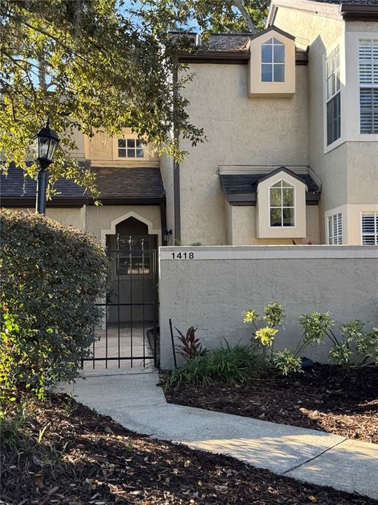 На продажу: $250,000 (2 спален, 2 ванн, 1234 Квадратных фут)